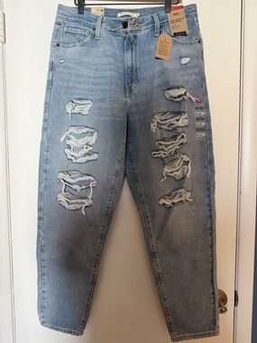 Levi's high-waisted mom jeans